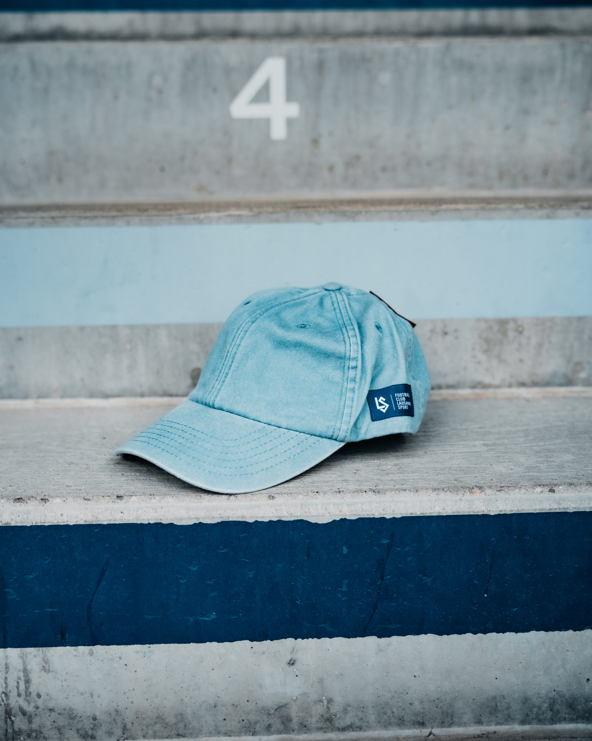 Casquette bleu clair jeans